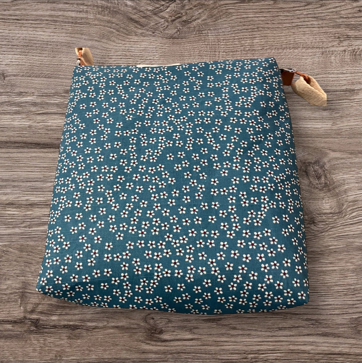 Square shoulder bag