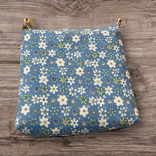 Square shoulder bag
